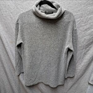 Reformation cowl neck tunic turtle neck sweater black and white size Medium